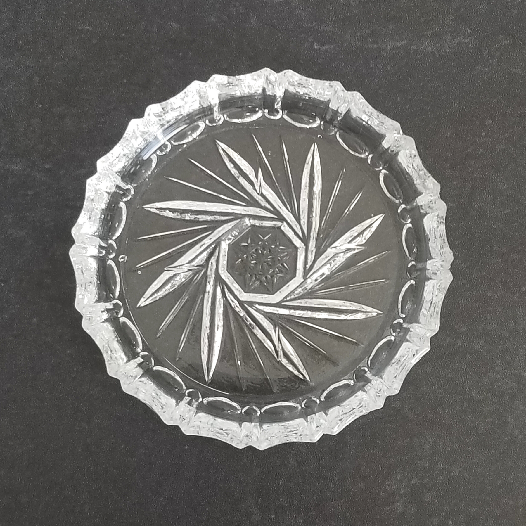Star Pinwheel Cut Crystal/Glass Coasters Detail