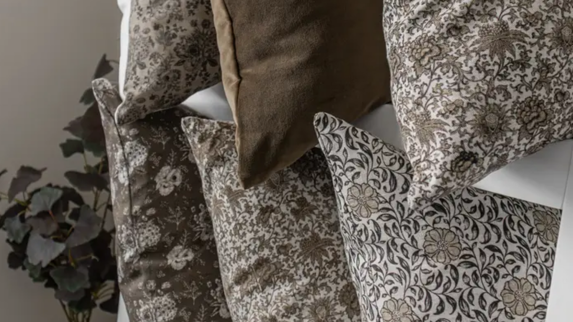 7 Easy Tips for Mixing Patterns In Your Home