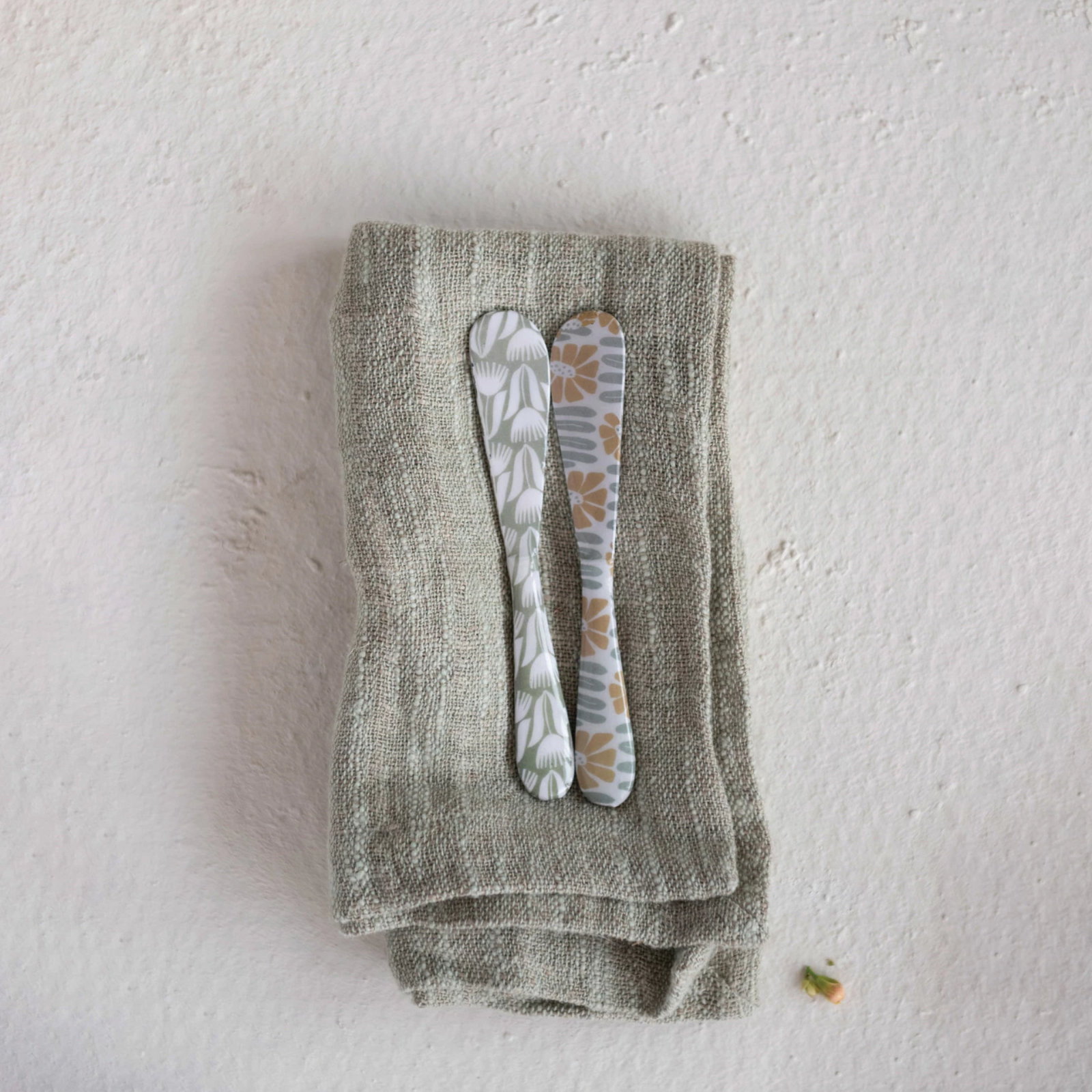 Floral Pattern Enameled Stainless Steel Spreader