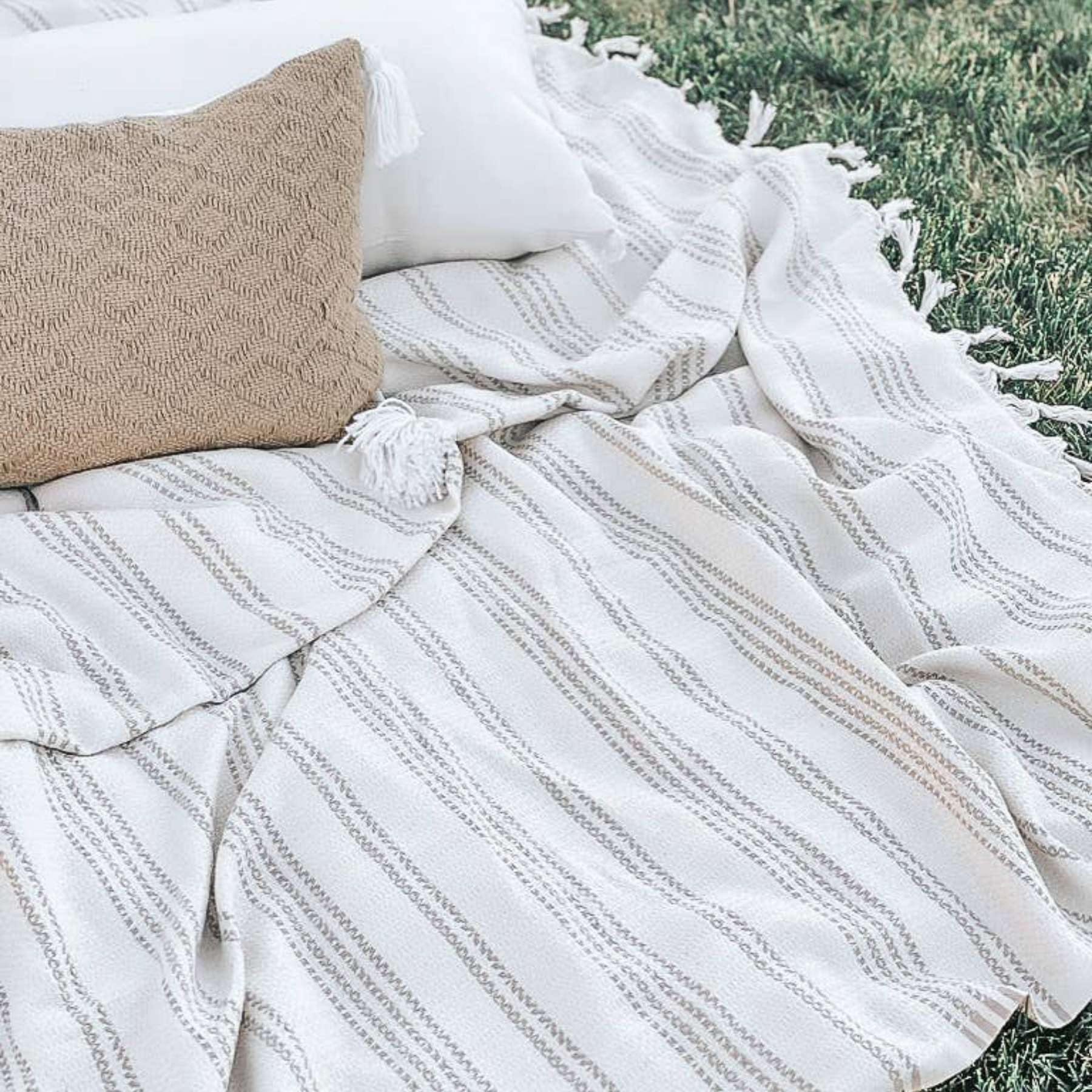 Picnic Throw Blanket - Beige Stripe