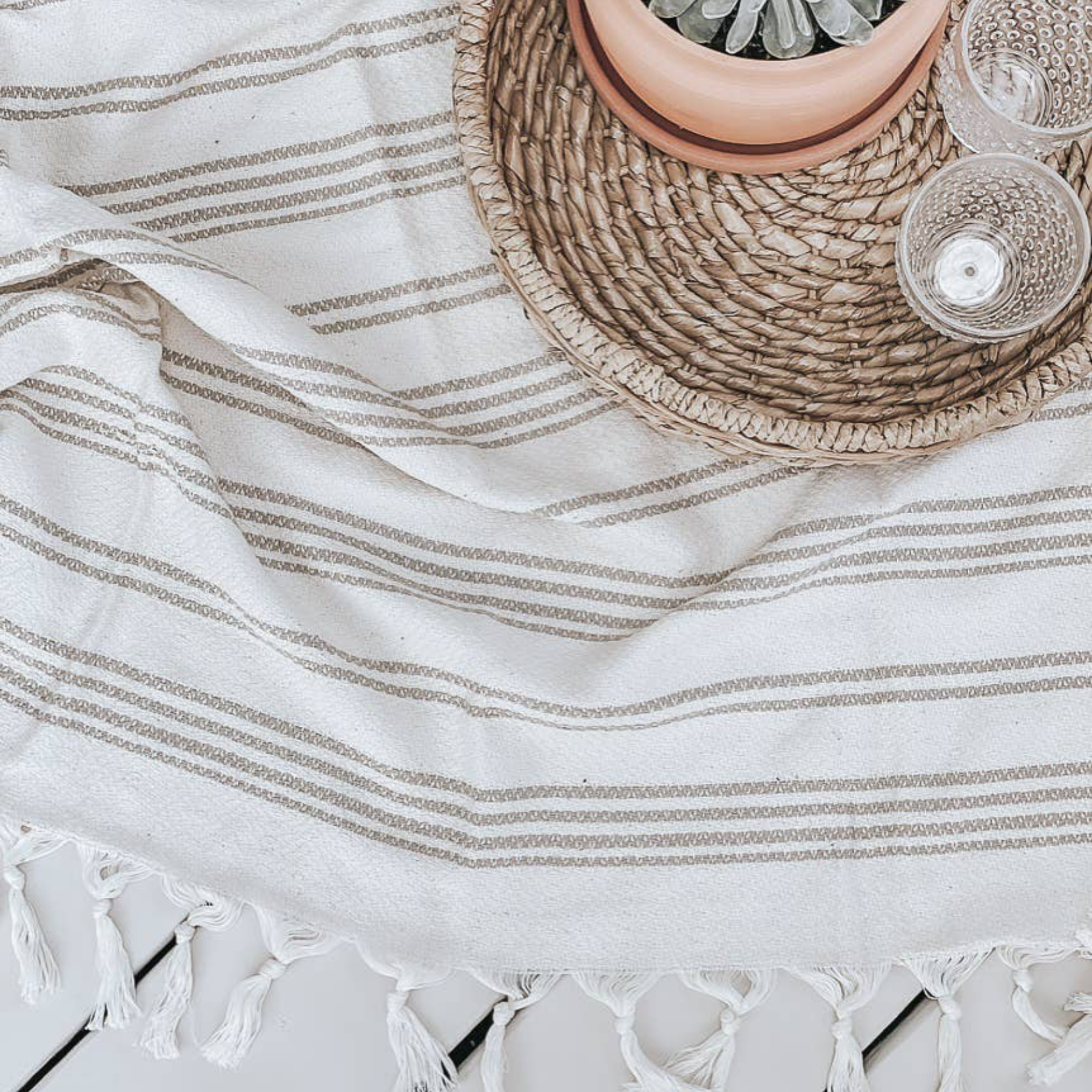 Picnic throw top