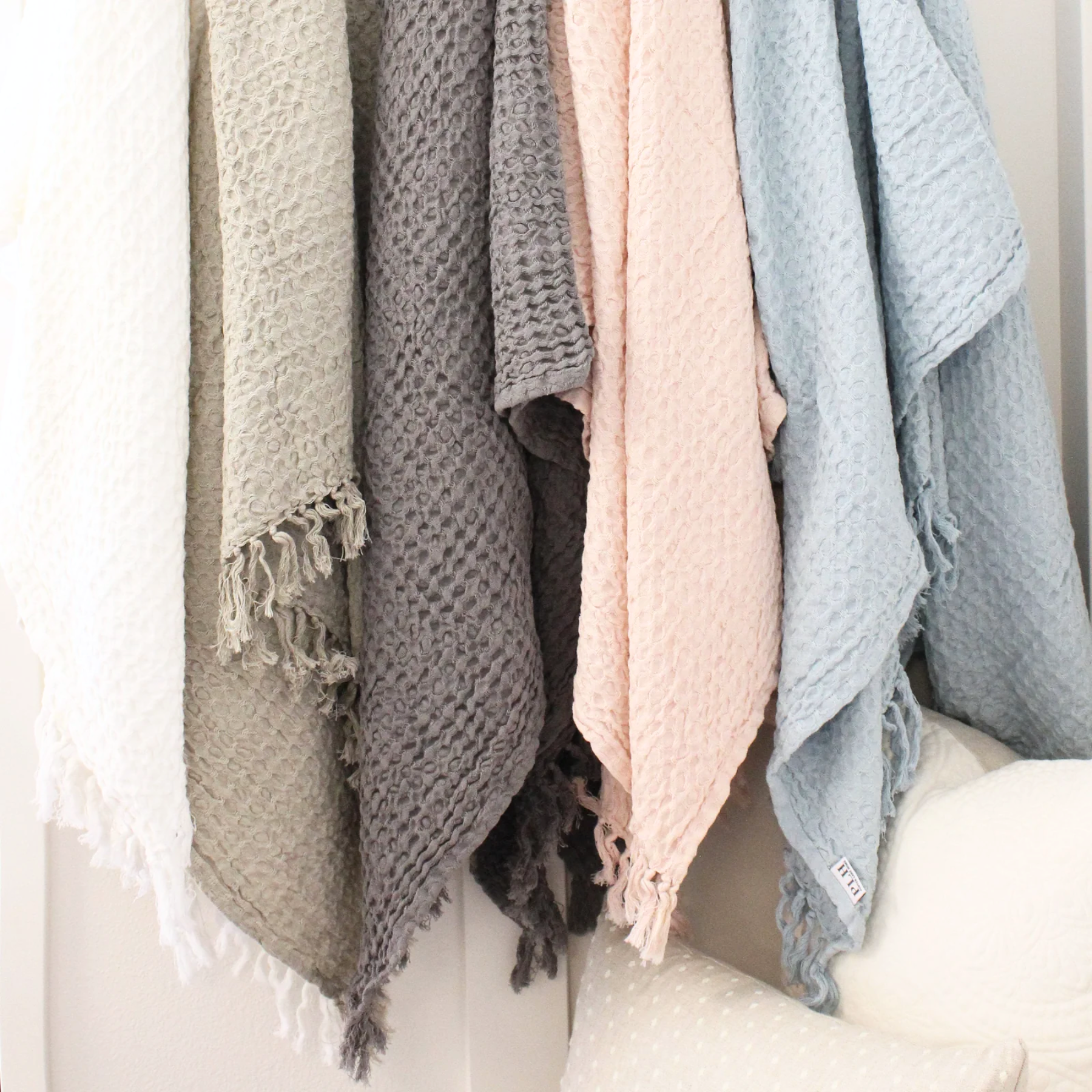 Waffle Weave Throw Blanket - Grey